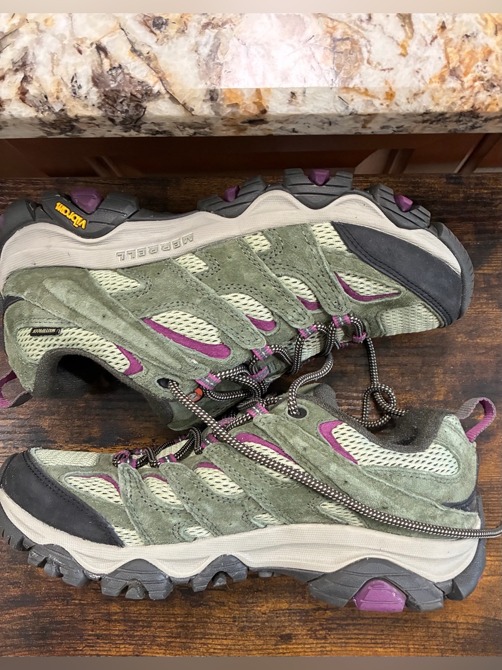 Merrell Moab 3 Women's olive Green and Purple Hiking Sneakers 8.5W